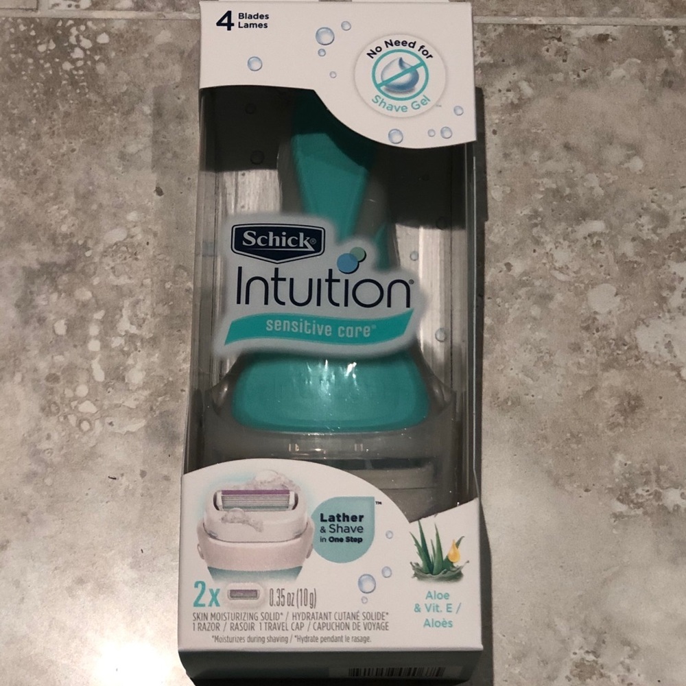 Schick Intuition Sensitive Core Razor - Picture 2 of 4